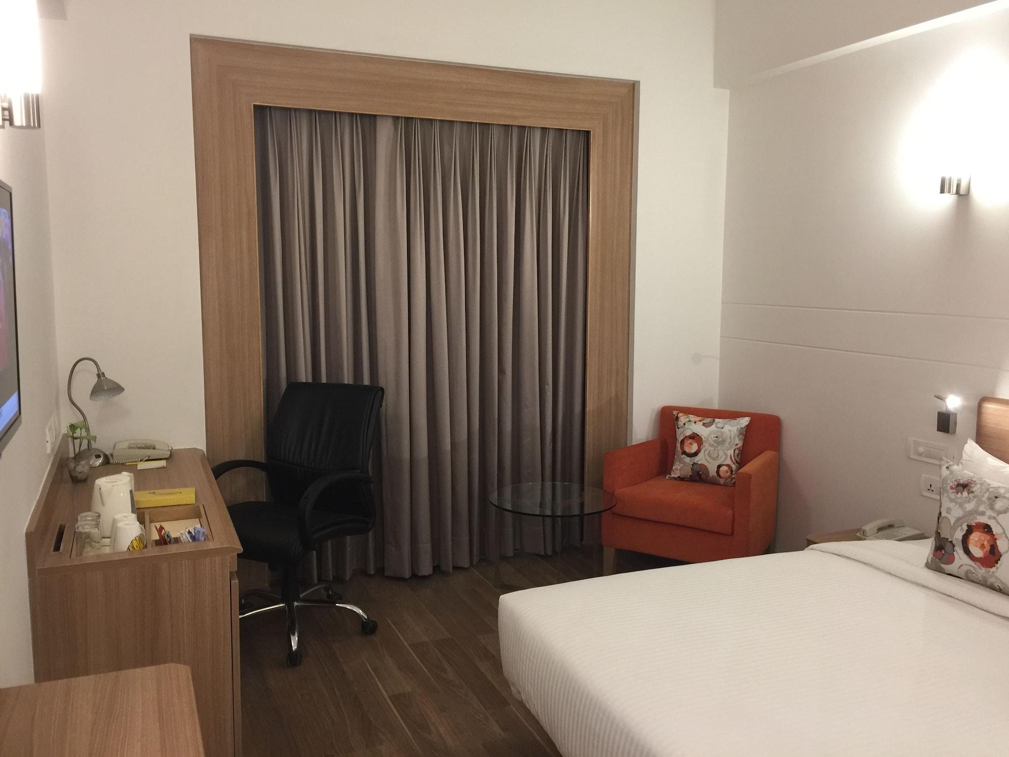 Lemon Tree Hotel, Sector 60, Gurugram Gurgaon Buitenkant foto