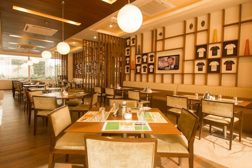 Lemon Tree Hotel, Sector 60, Gurugram Gurgaon Buitenkant foto