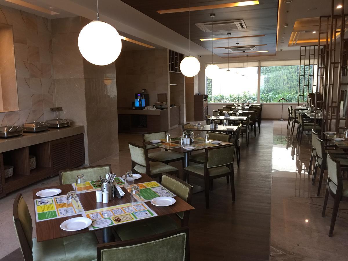 Lemon Tree Hotel, Sector 60, Gurugram Gurgaon Buitenkant foto
