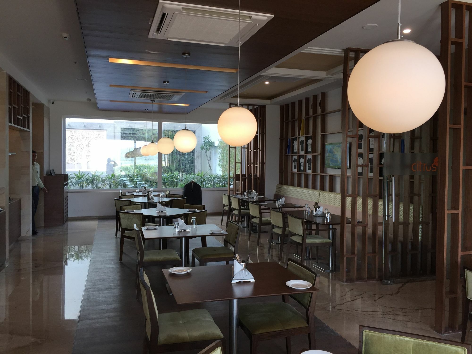 Lemon Tree Hotel, Sector 60, Gurugram Gurgaon Buitenkant foto